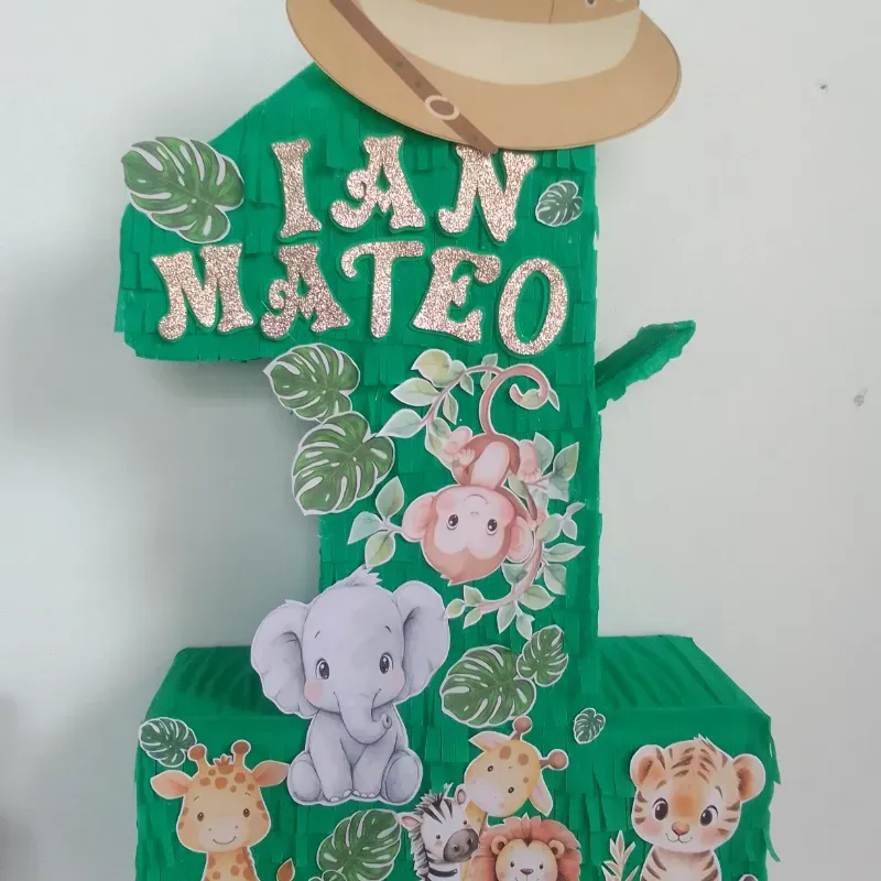 Piñata de Número con nombre de foami 