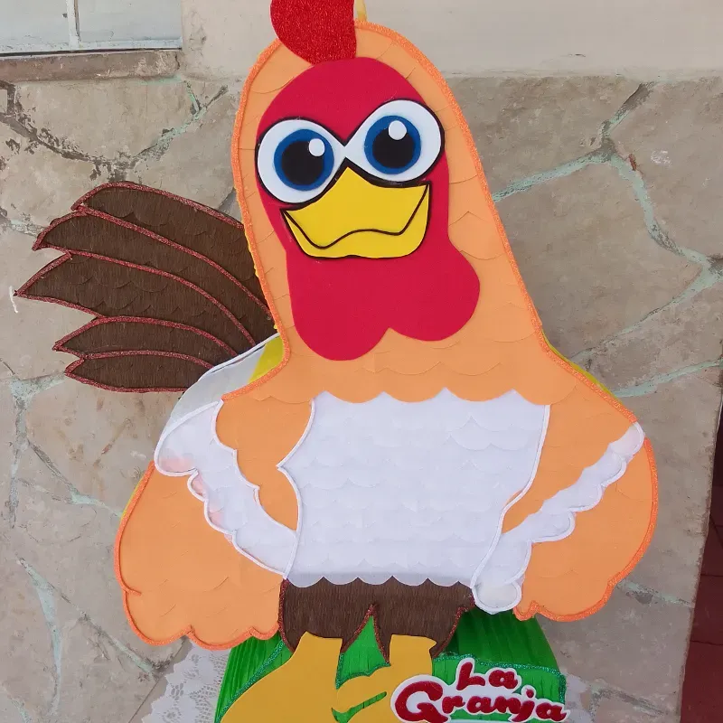 Piñata forma de animado