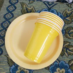 Set para buffet original amarillo (8 vasos y 8 platos)