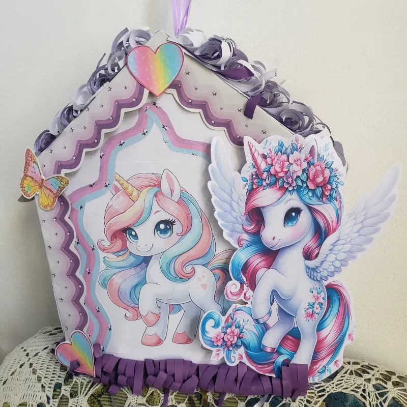 Piñata casita Unicornio (papel crepé)