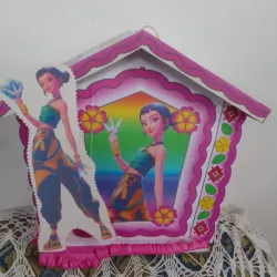 Piñata casita Guerreras Kpop (Zoe)