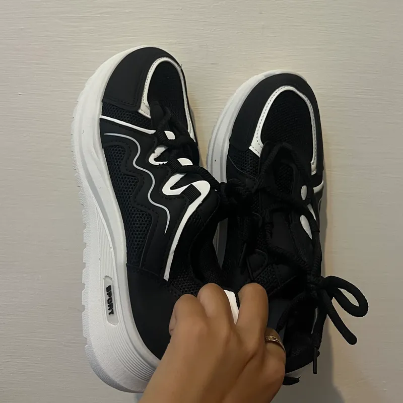 Tenis Negros