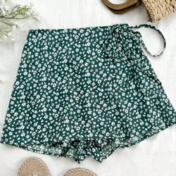 Saya short verde de flores 