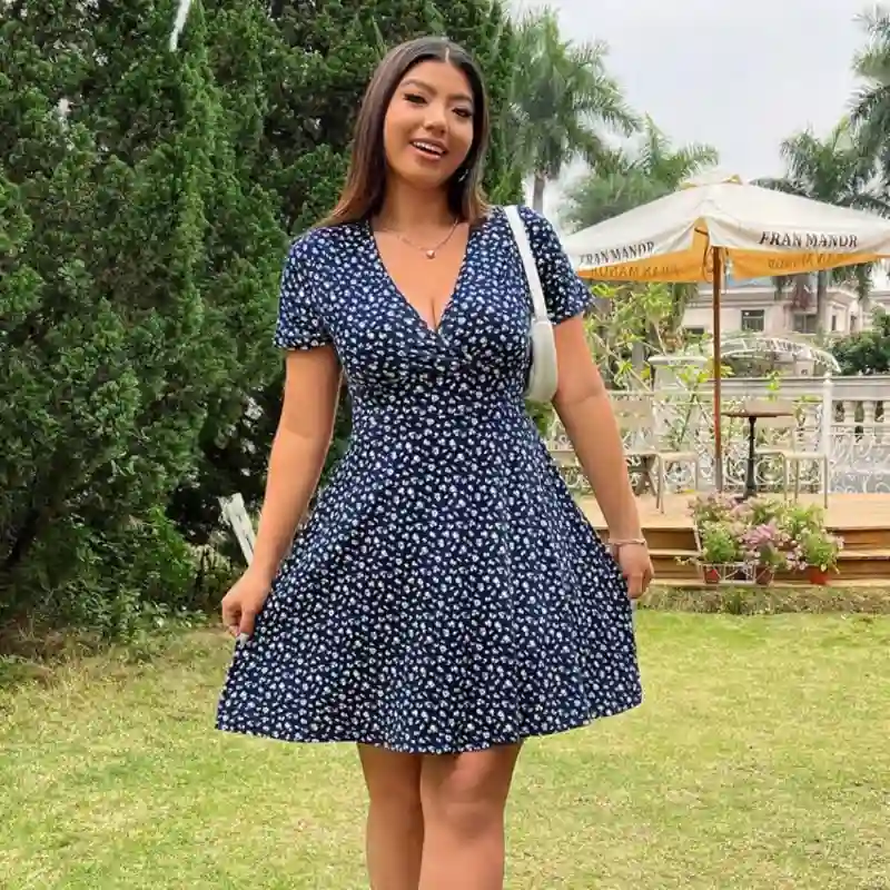 Vestido de florecitas azul Curvy 