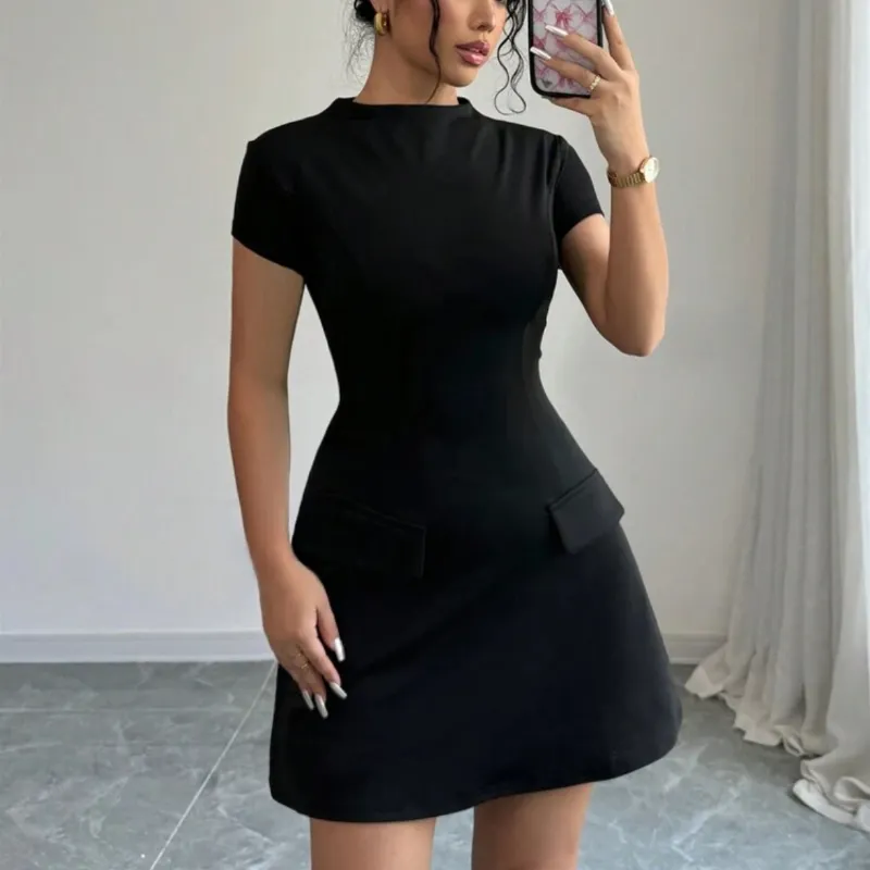 Vestido negro con bolsillos 