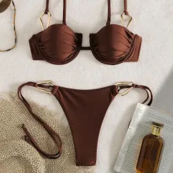 Bikini- accesorios metálicos/ Café oscuro