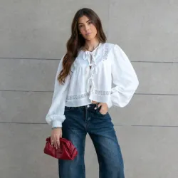 Blusa Blanca Romántica Lazos
