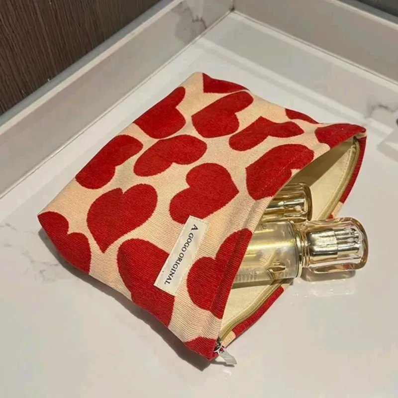 Bolsa de maquillaje/ forma de corazón rojo