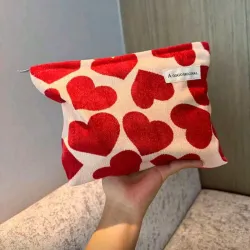 Bolsa de maquillaje/ forma de corazón rojo