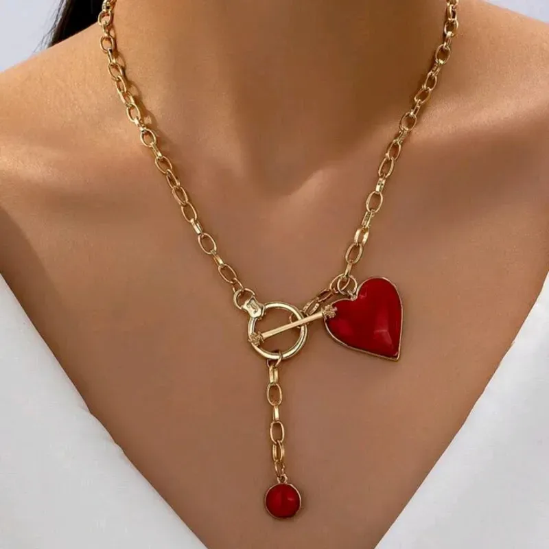Collar/ Corazón rojo