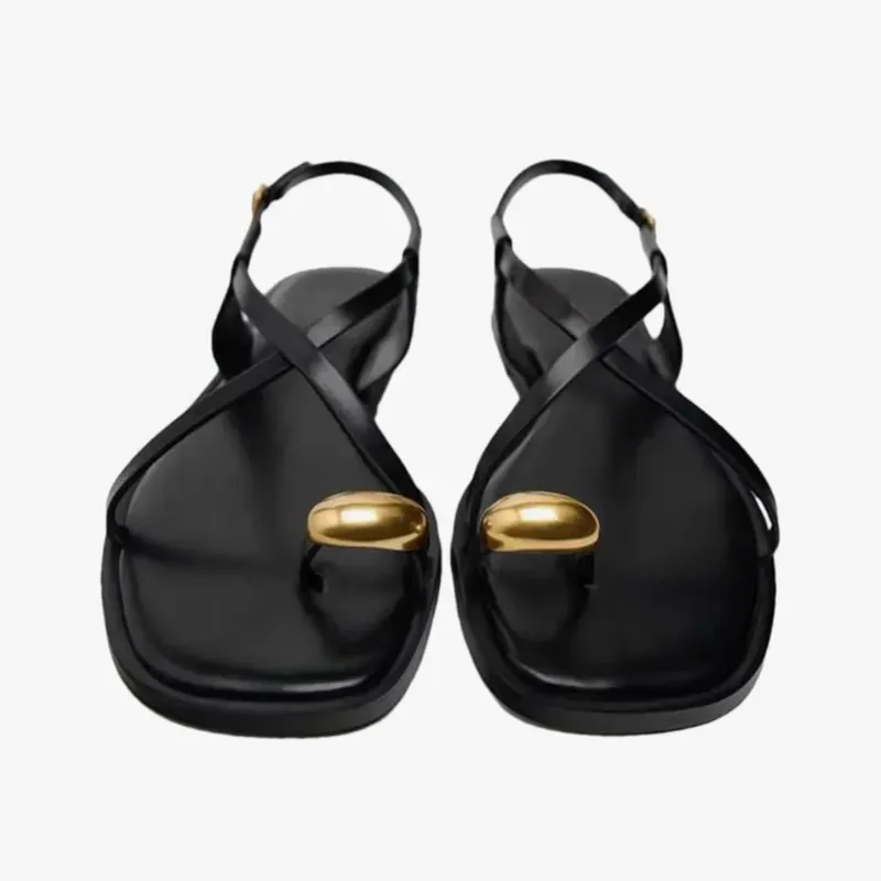 Sandalias Plana con broche dorado
