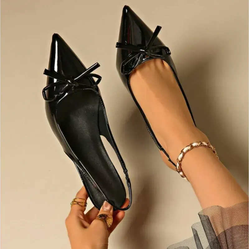Stiletto de lazo Negro