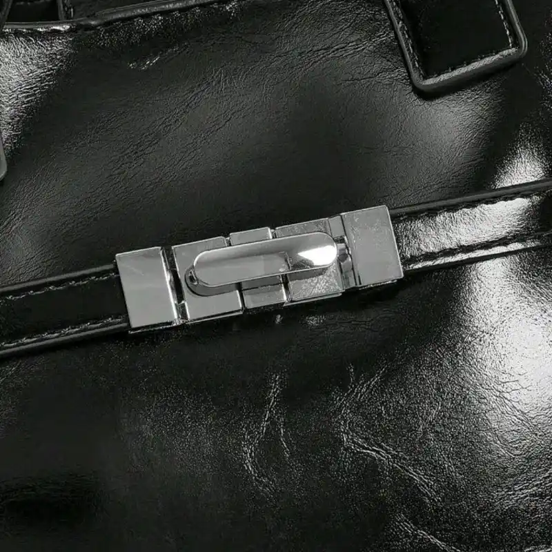 Outrë Bolso mano/ Negro