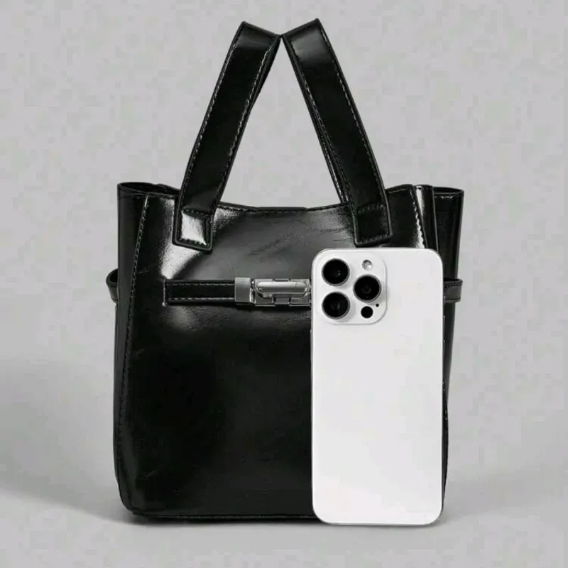 Outrë Bolso mano/ Negro