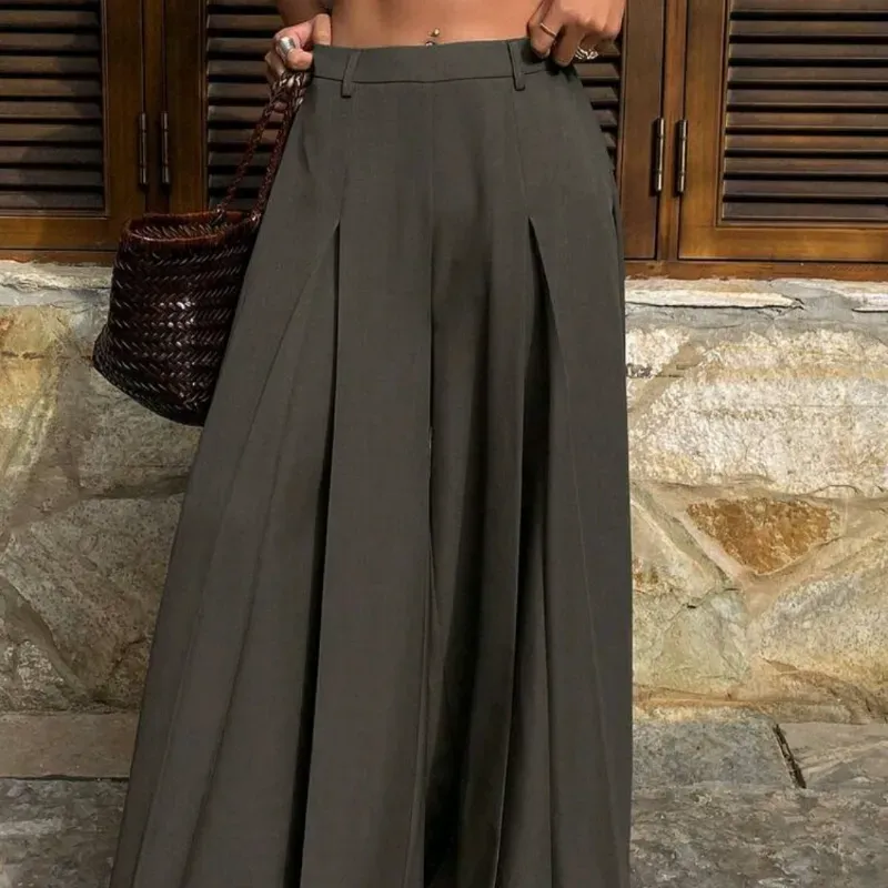 Pantalón ancho plisado/ Marrón