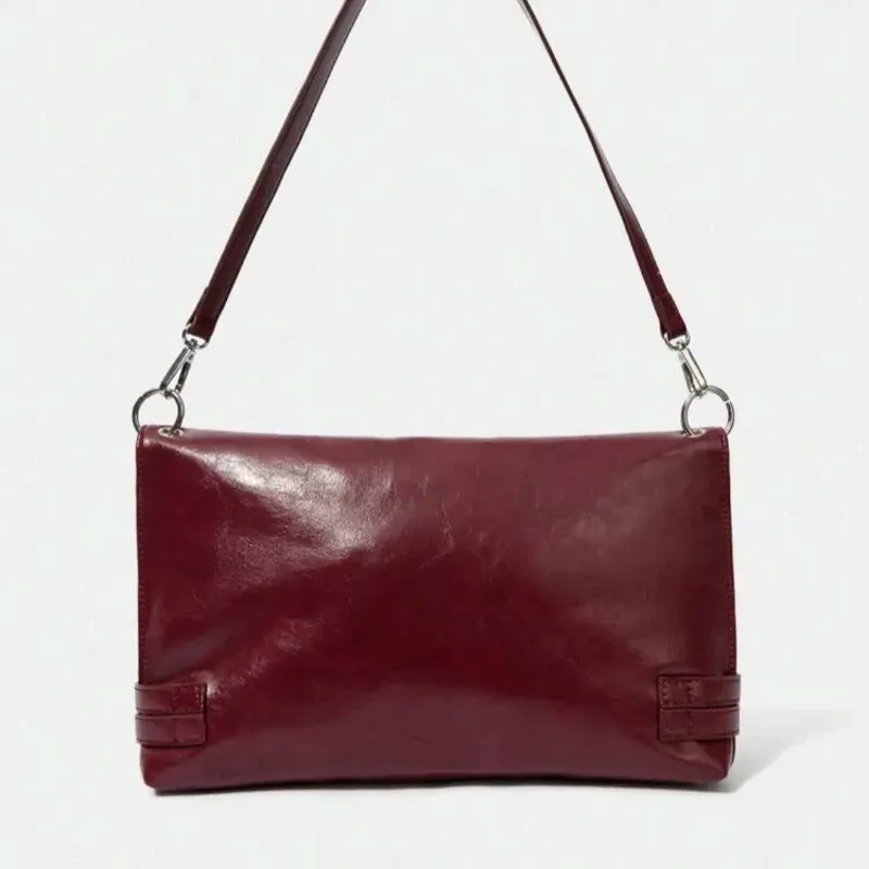 Shekry Bolso sobre/ Rojo