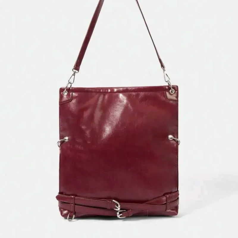 Shekry Bolso sobre/ Rojo