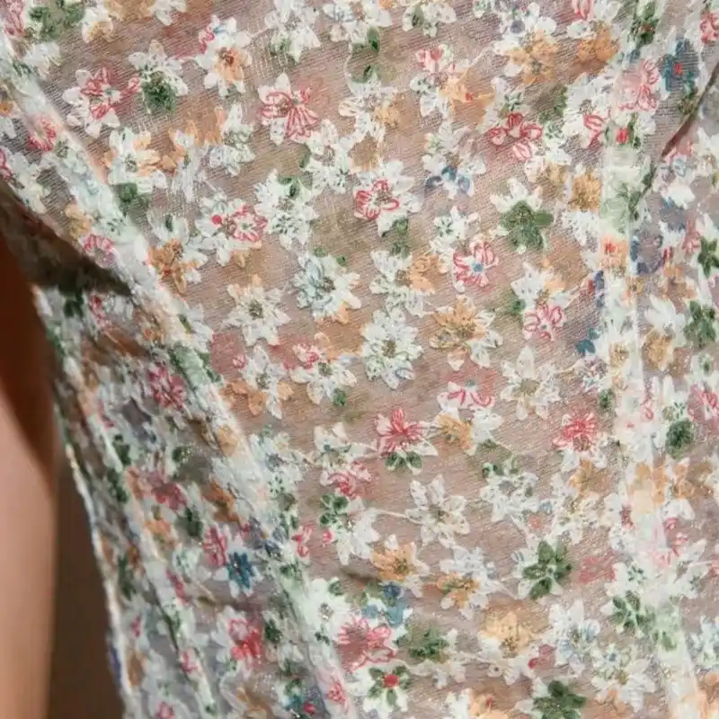 Top de flores estilo corset 