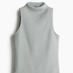 Top sin mangas con cuello alto/ H&M 