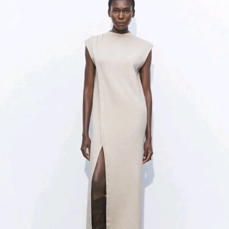 Vestido Beige Tejido Abertura