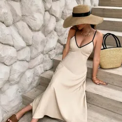 Vestido casual /Beige con tirantes negro