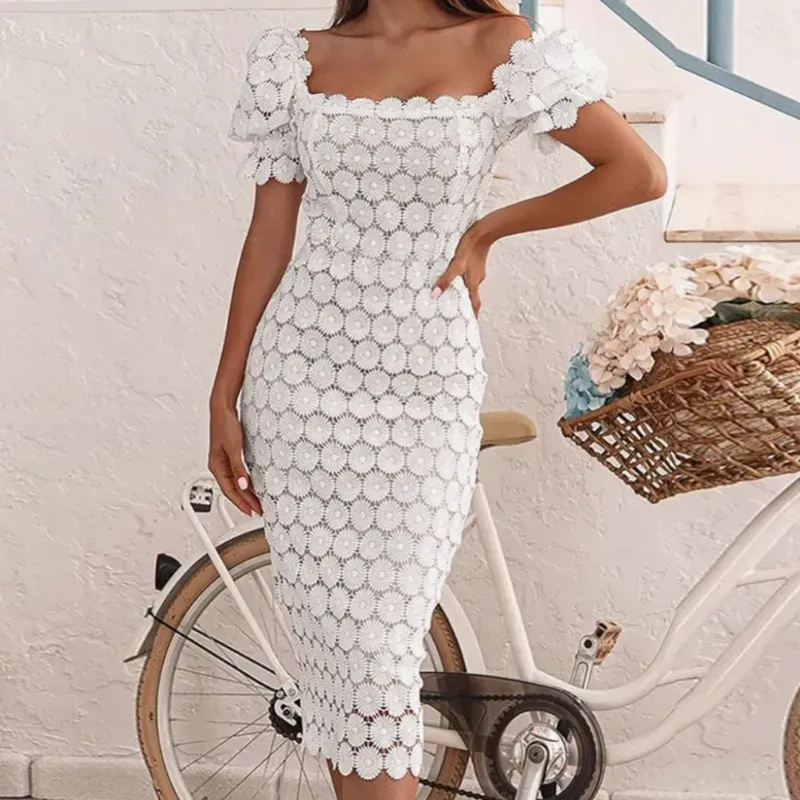 Vestido Midi de encaje.