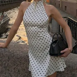 Vestido "Retro Charm" – Halter Mini