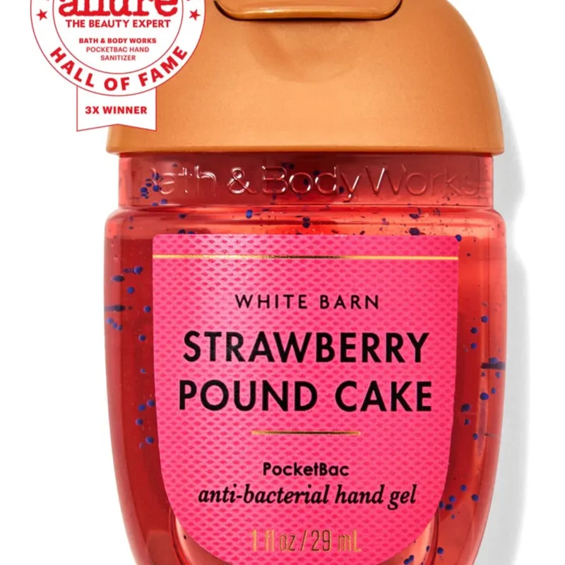 Strawberry pound cake🍓