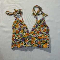 Top Corto de Flores Tirantes
