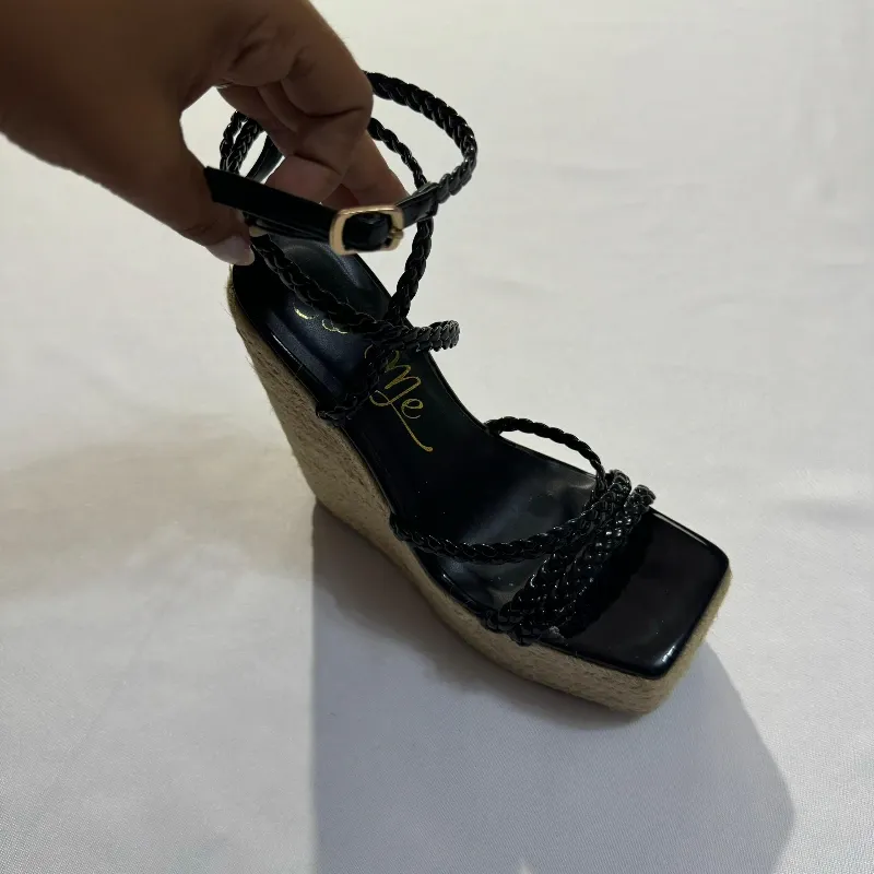 Plataformas Altas Negras con Diseño Trenzado