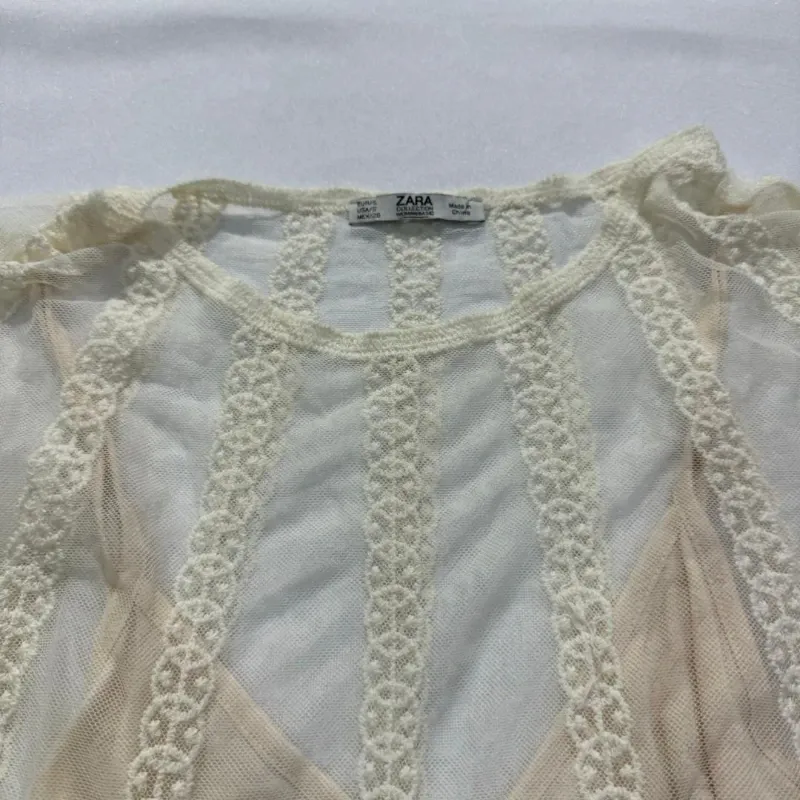 Blusa Cremita con Camiseta y Encaje
