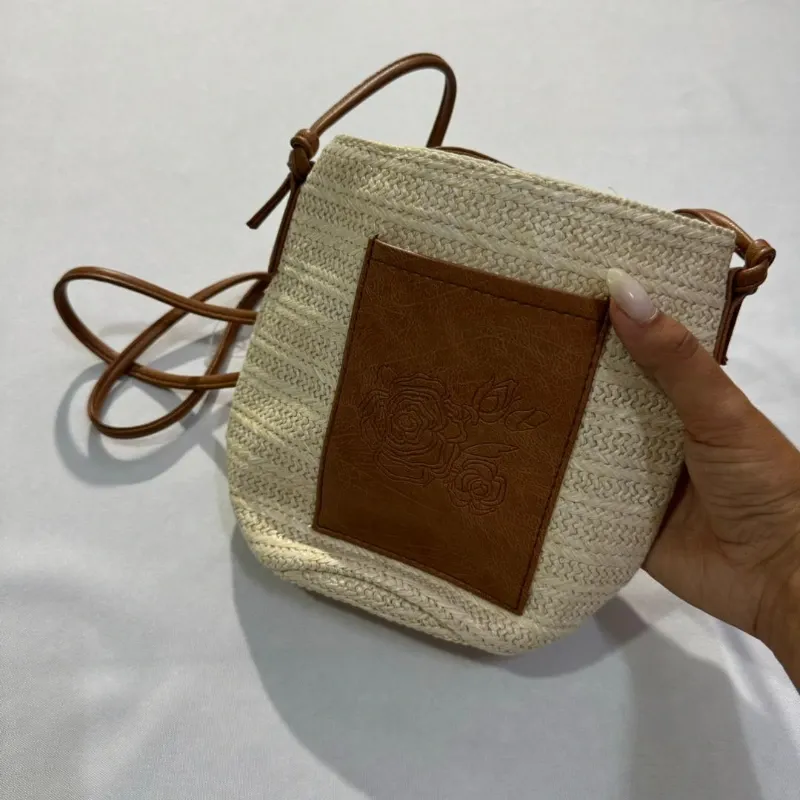 Bolso de Saco con Dibujo de Flor Rafia y Carmelita