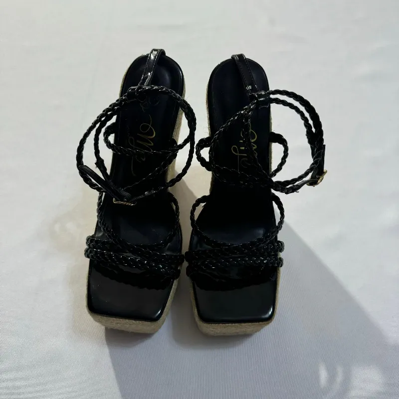 Plataformas Altas Negras con Diseño Trenzado
