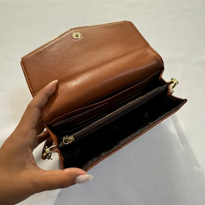 Cartera Mediana con Monedero Carmelita Asa Larga