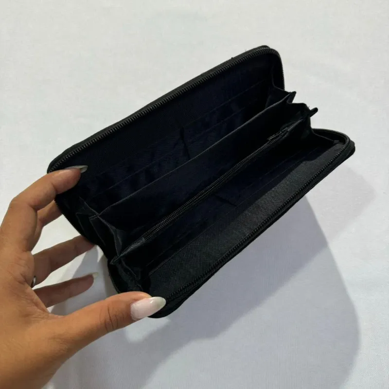 Monedero Negro de Flores