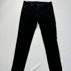 Pantalón Negro de Corduroy Corte Bajo