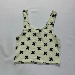 Top Corto Blanco Estampado Cruces Tipo Camiseta