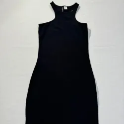 Vestido Corto Negro Ajustado Cuello Halter