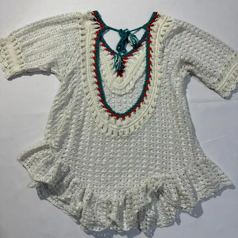 Vestido de Playa Tejido con Detalles Rojo y Azul
