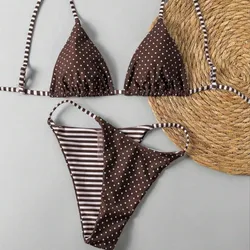 Bikini marrón con lunares y rayas blancas
