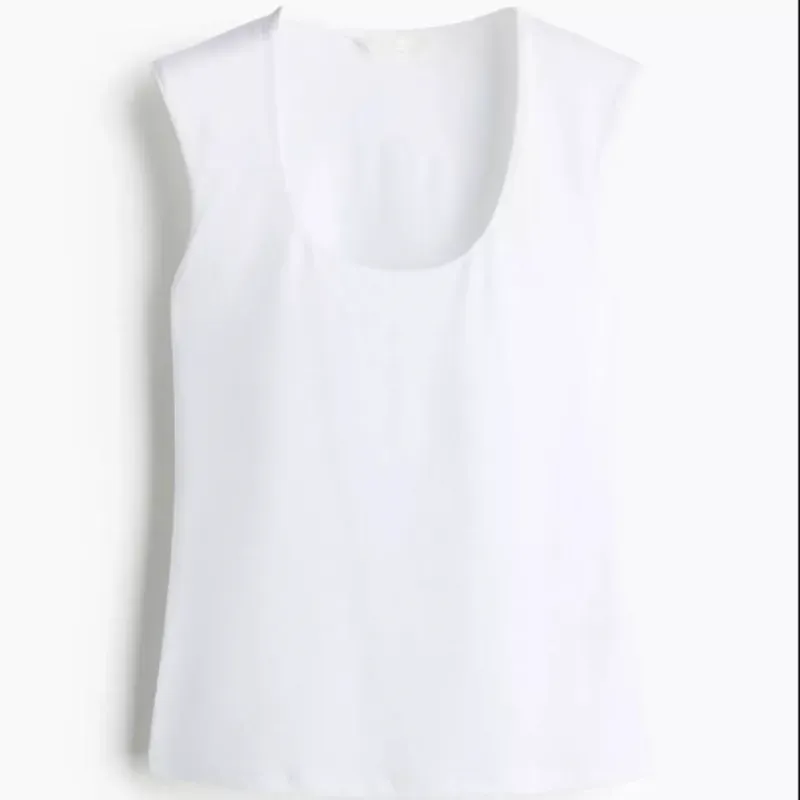 Blusa blanca desmangada de tirantes anchos 