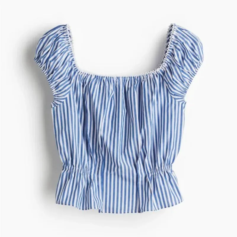 Blusa corta a rayas escote cuadrado 