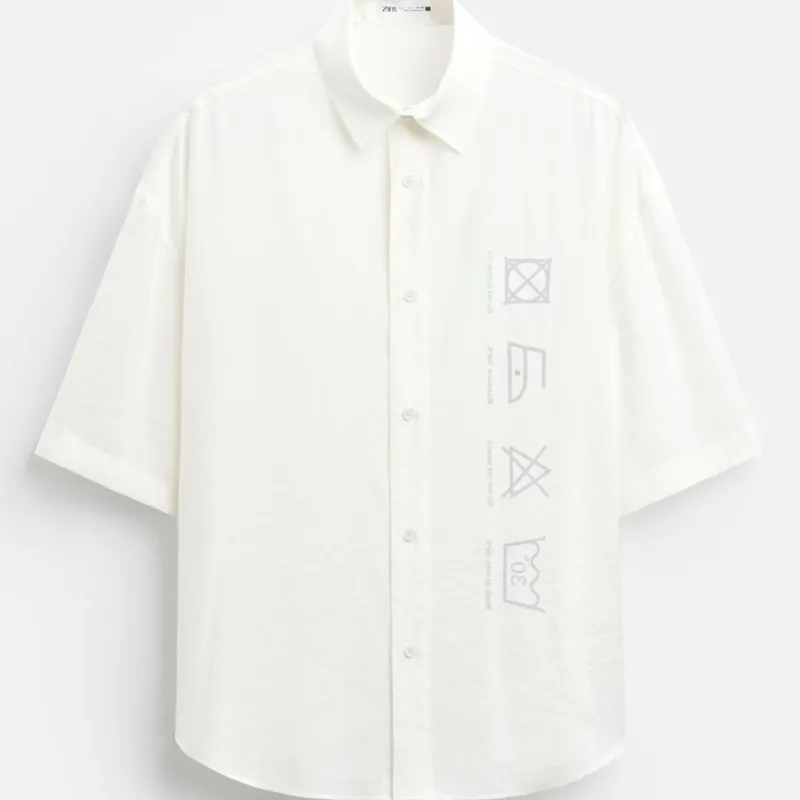 Camisa Blanca de Hombre con Símbolos 
