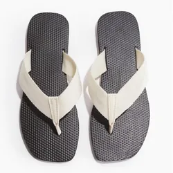 Chanclas blancas y negras H&M