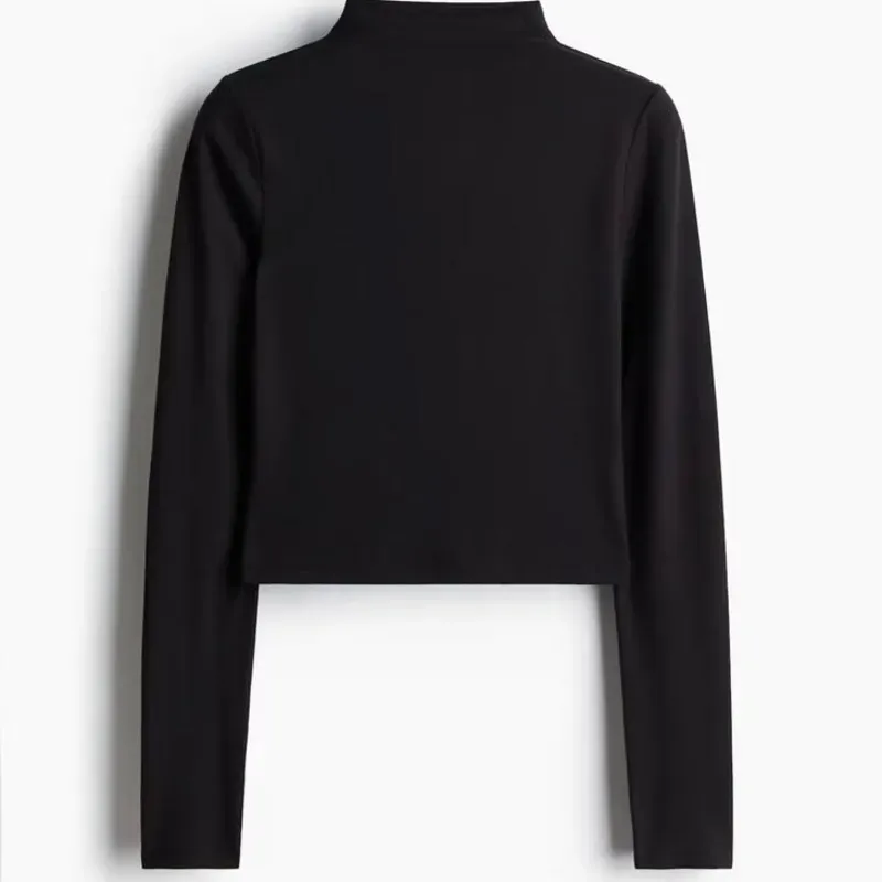 Enguatada Cuello Tortuga Negra