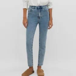 Jean Ajustado de Mezclilla 