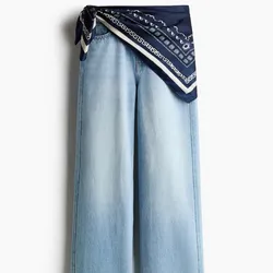 Jean vaquero con cinta satinada diseño azul a la cintura