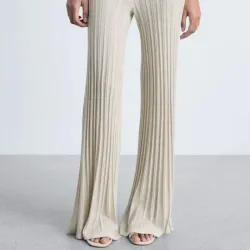 Pantalon Crema Acabado Tejido 