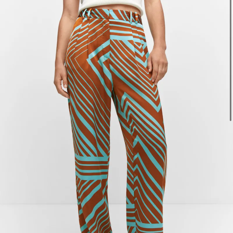 Pantalón Estampado Azul y Naranja