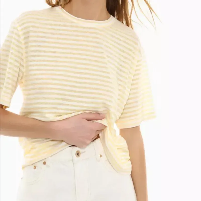 Pullover amarillo a rayas 